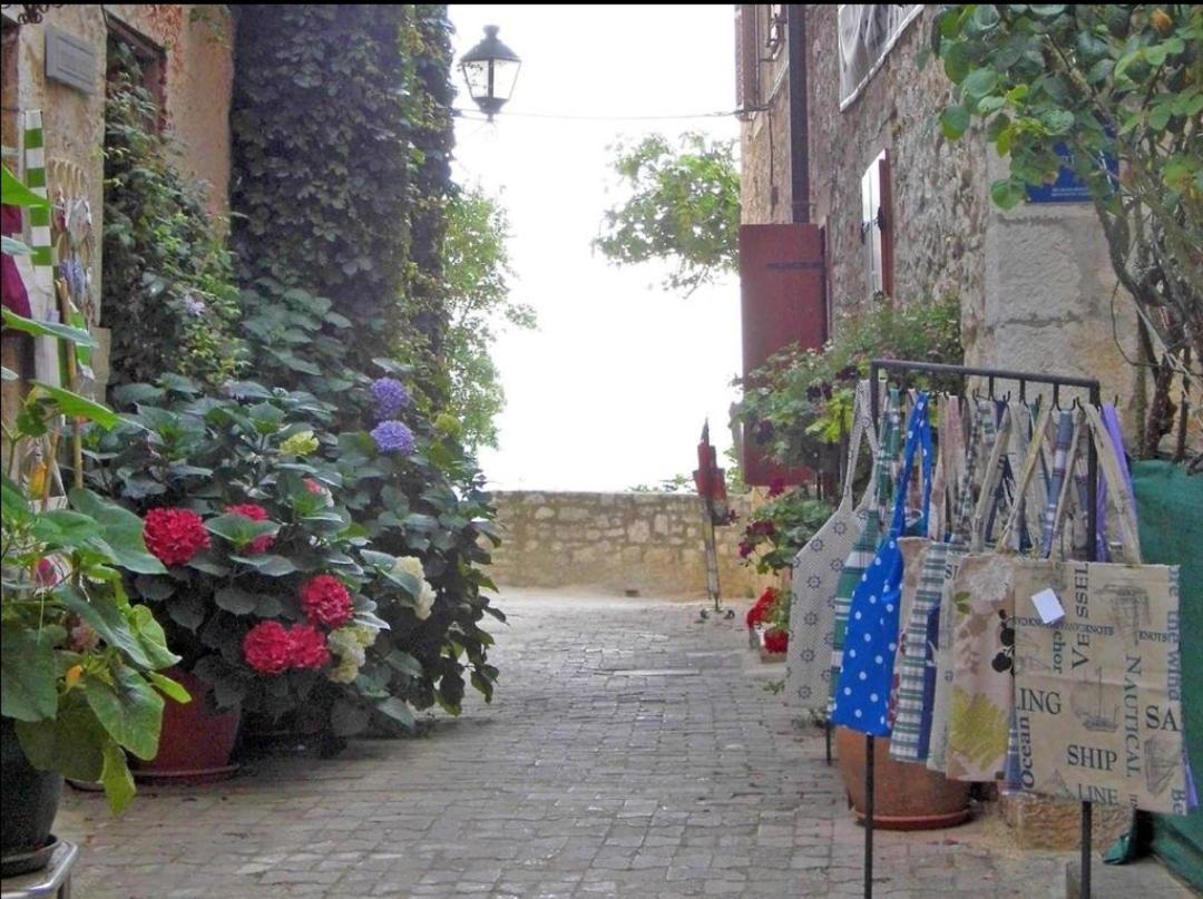 Apartment Beatrice. 10Mt To The Beach :) Rovinj Exterior photo
